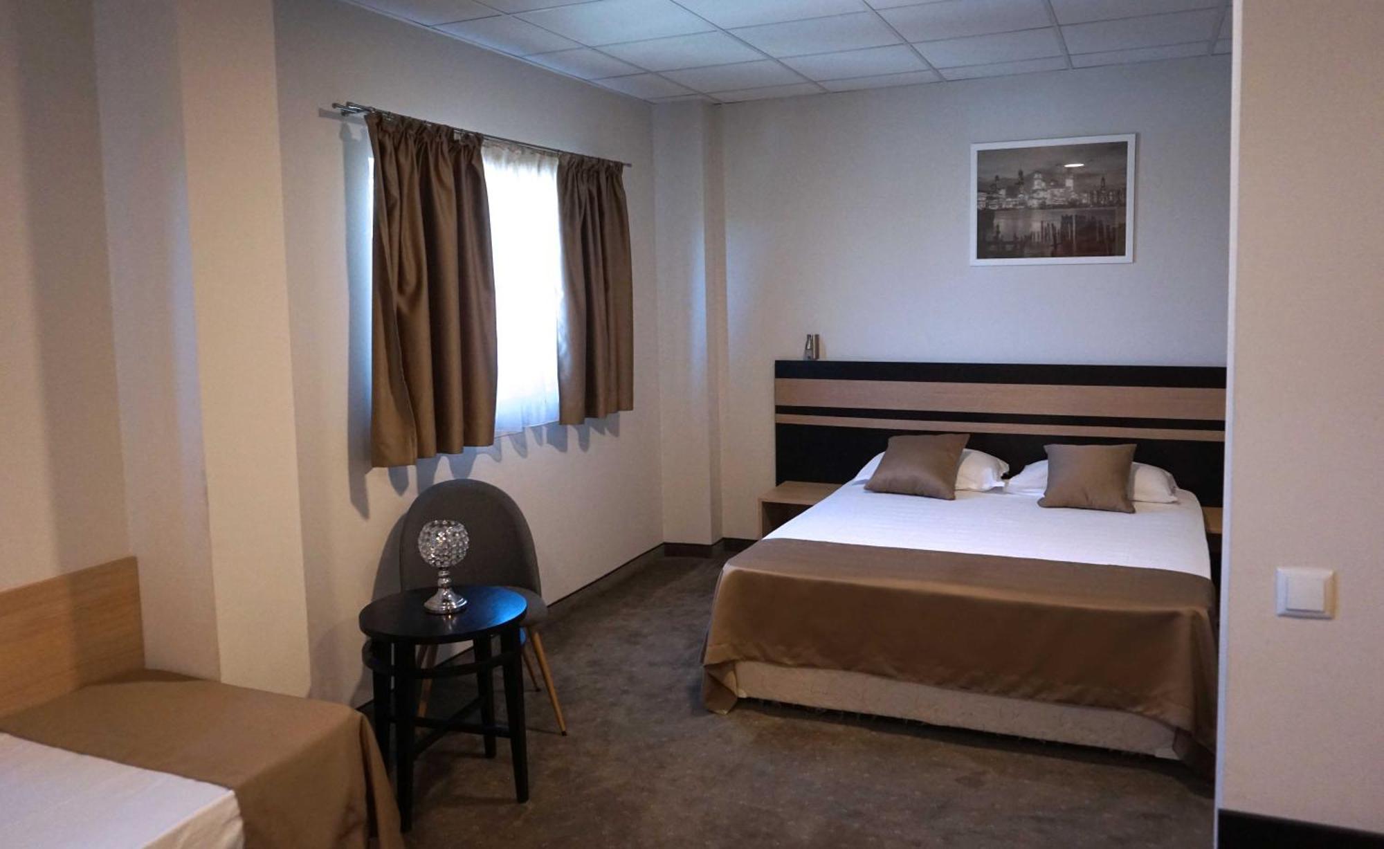 Hotel Ihtiman Buitenkant foto