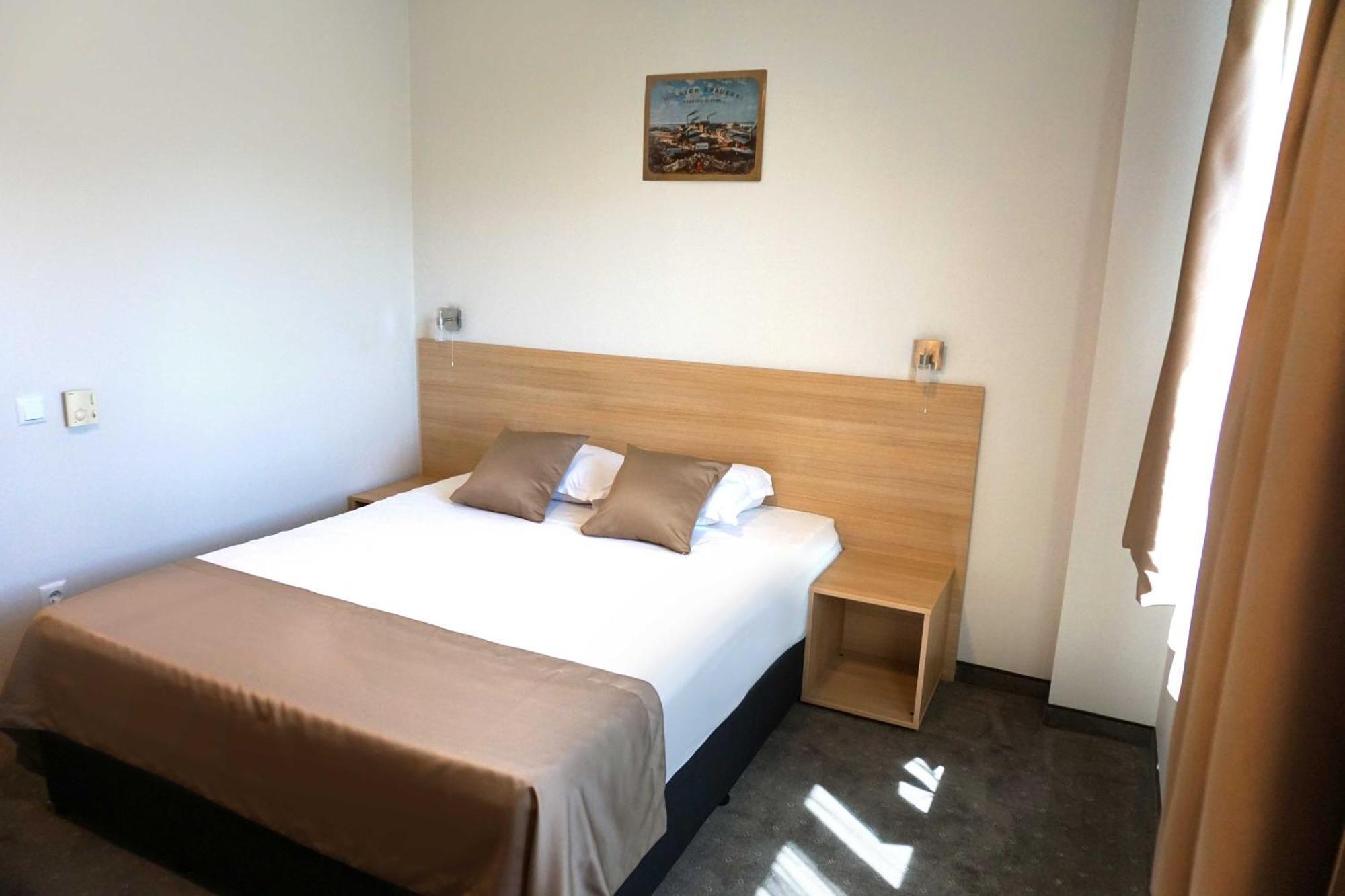 Hotel Ihtiman Buitenkant foto