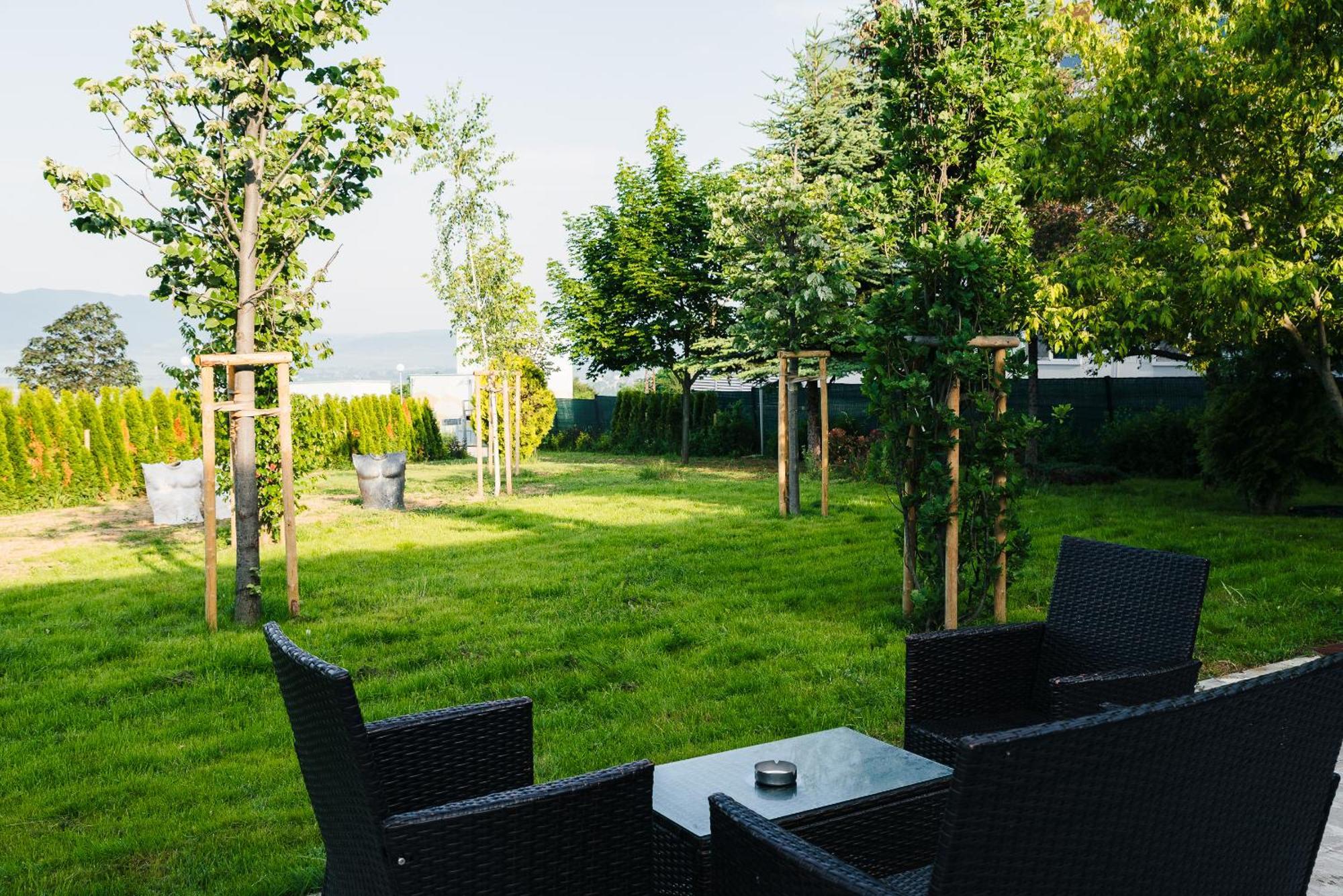 Hotel Ihtiman Buitenkant foto